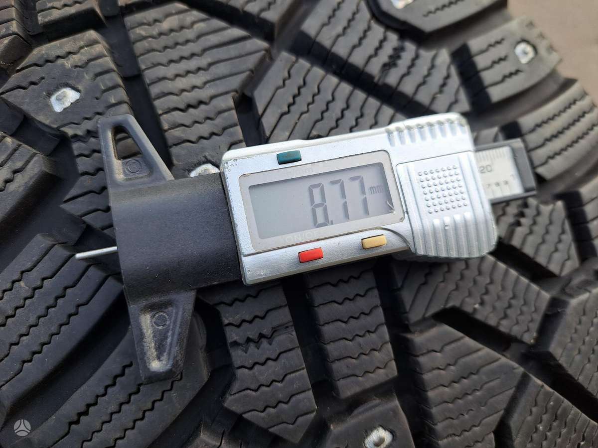 Pirelli Ice-Zero, winter 215/55 R18