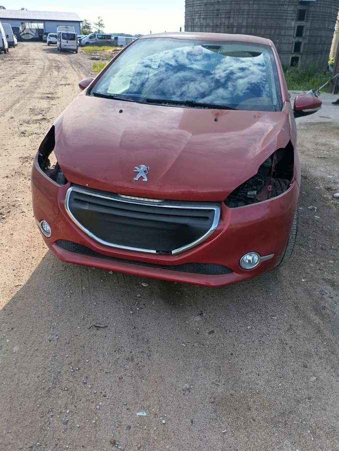 Peugeot 208 dalimis. Europa