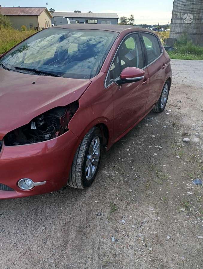 Peugeot 208 dalimis. Europa