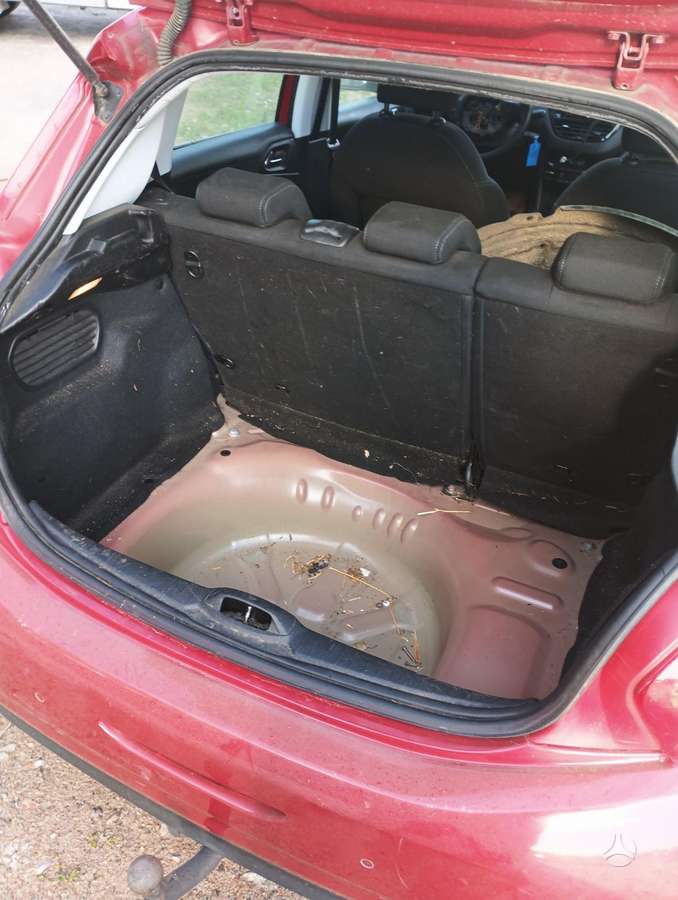 Peugeot 208 по частям. Europa
