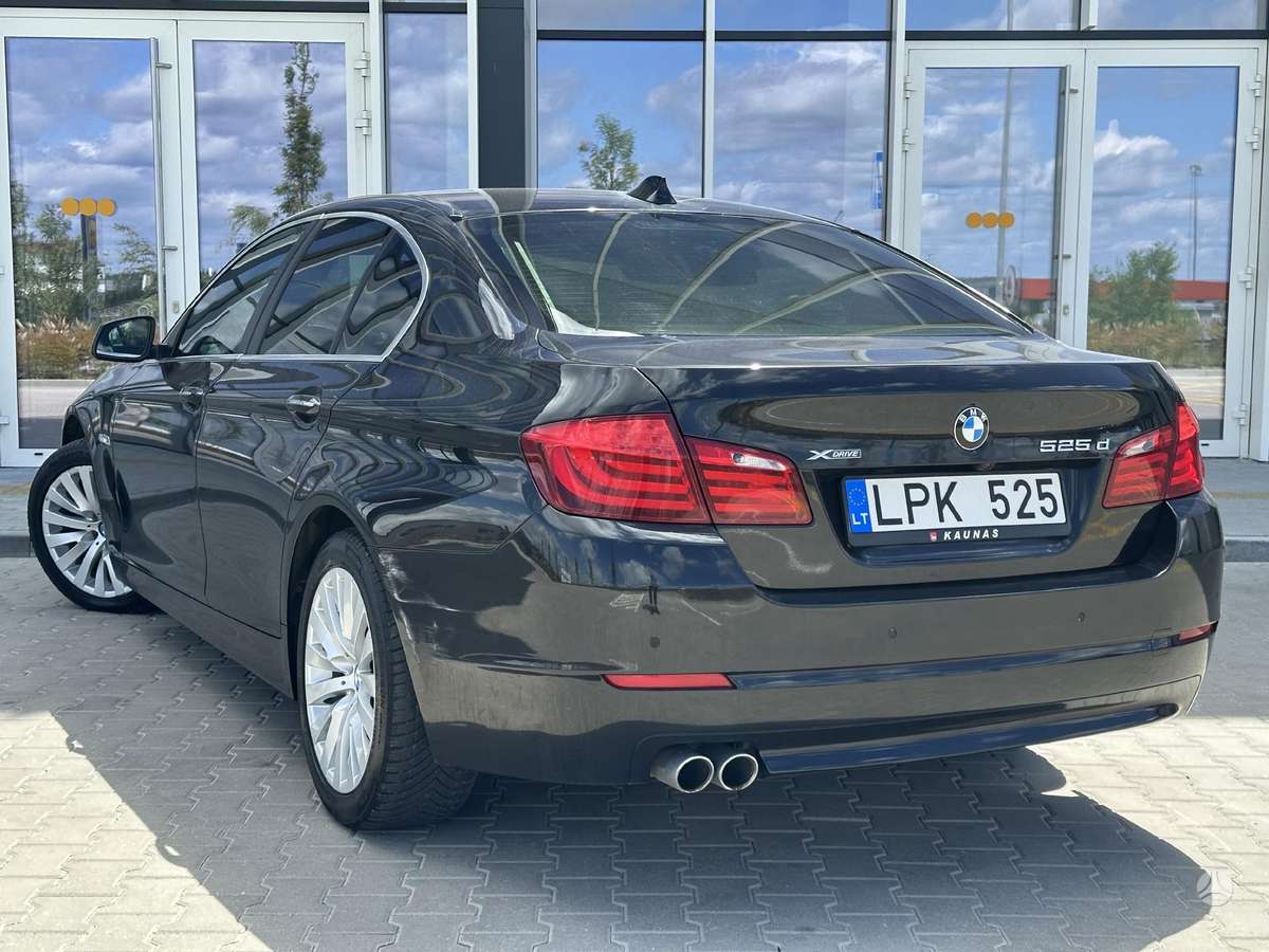 BMW 520, 2.0 l., Седан