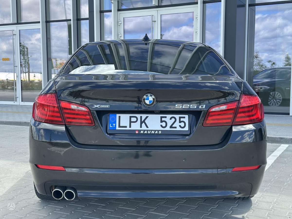 BMW 520, 2.0 l., Седан