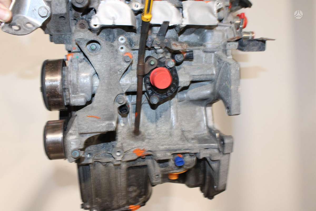 Nissan Micra, HR12, engine