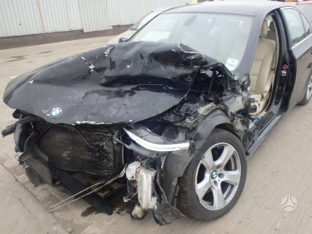 BMW 5 serija dalimis