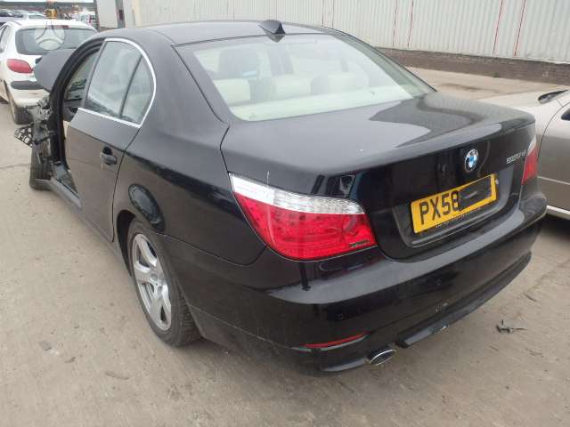 BMW 5 serija dalimis