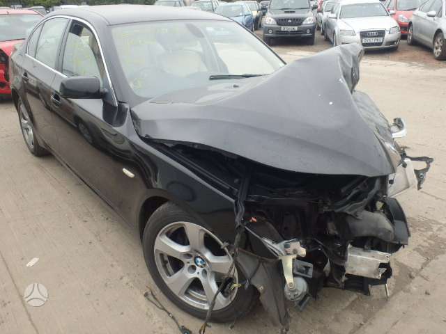 BMW 5 serija dalimis