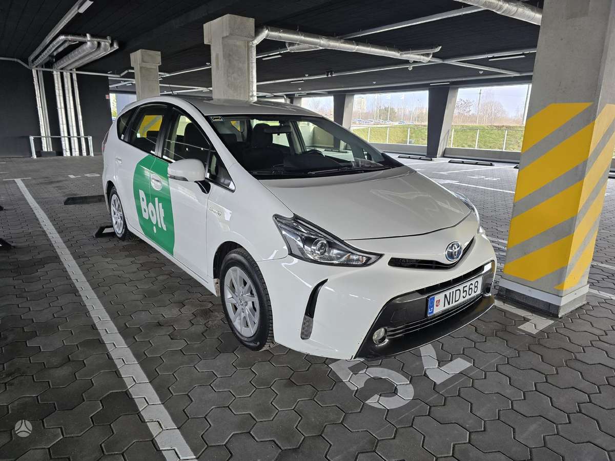 Toyota Prius, 1.8 l., Универсал