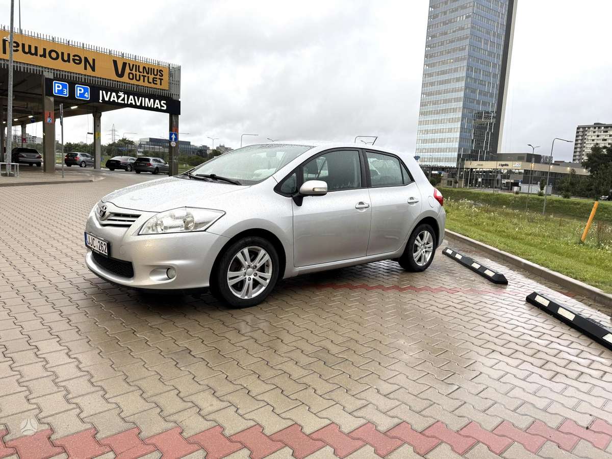 Toyota Auris - 1