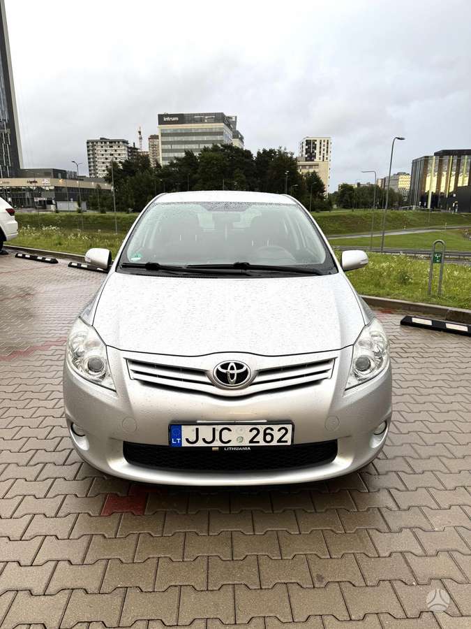 Toyota Auris - 2