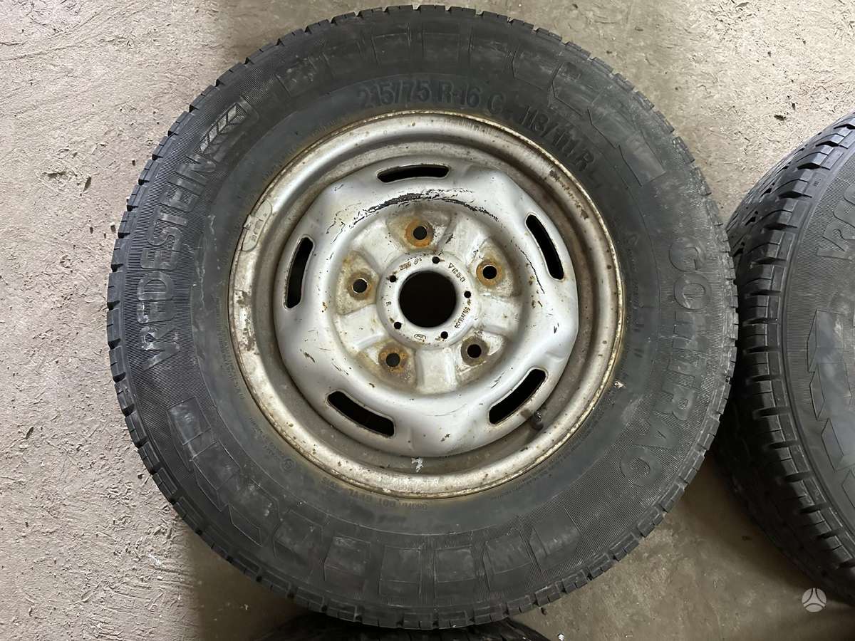 Ford, plieniniai štampuoti, R16