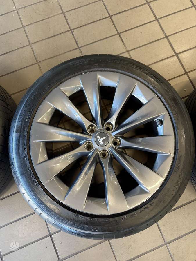 TESLA Model X R20, light alloy, R20