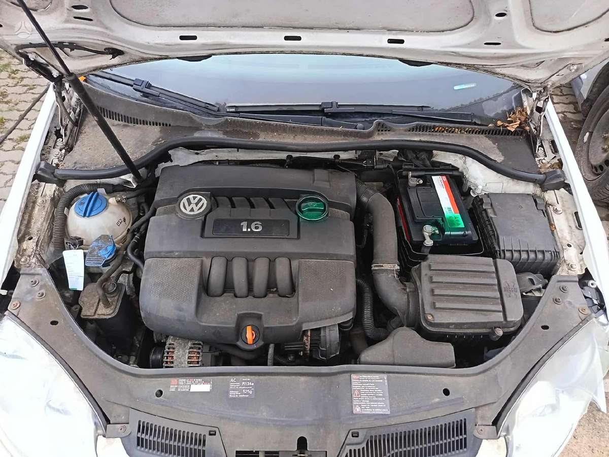 Volkswagen Golf, BSE; SPALVA LB9A, dalimis. Prekiaujame įvairių automobilių naudotomis detalėmis v