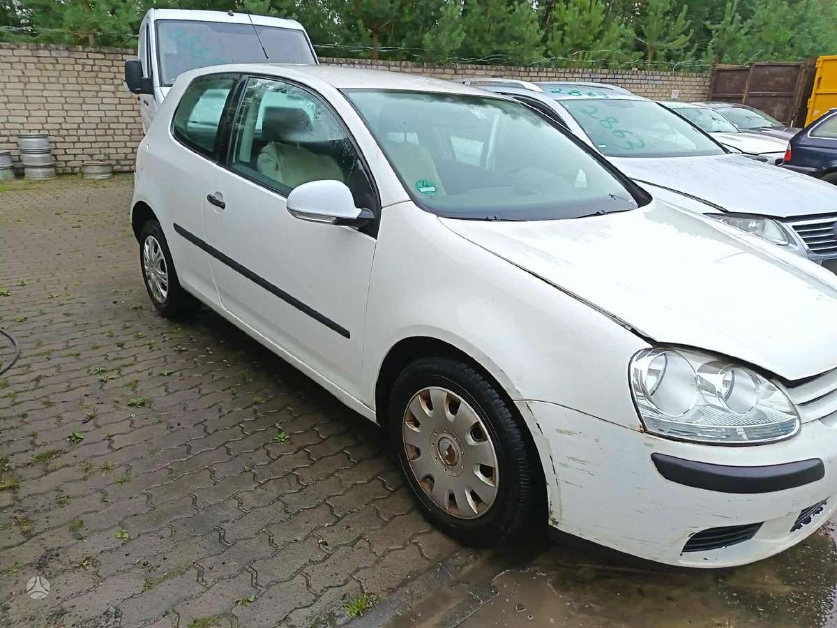 Volkswagen Golf, BSE; SPALVA LB9A, dalimis. Prekiaujame įvairių automobilių naudotomis detalėmis v