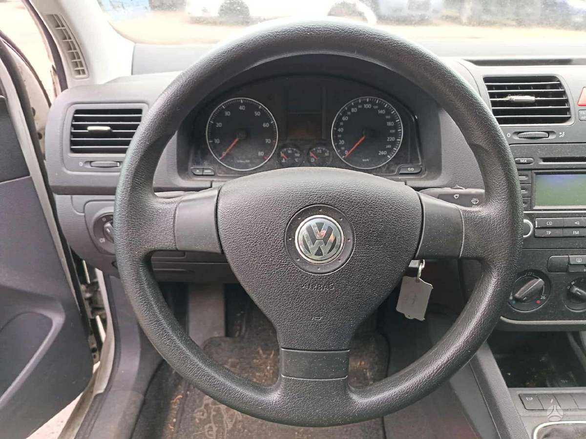 Volkswagen Golf, BSE; SPALVA LB9A, dalimis. Prekiaujame įvairių automobilių naudotomis detalėmis v