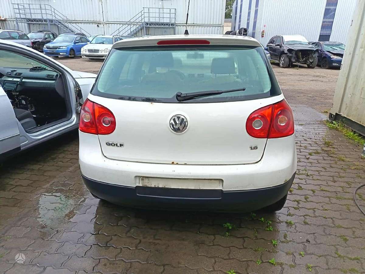 Volkswagen Golf, BSE; SPALVA LB9A, dalimis. Prekiaujame įvairių automobilių naudotomis detalėmis v