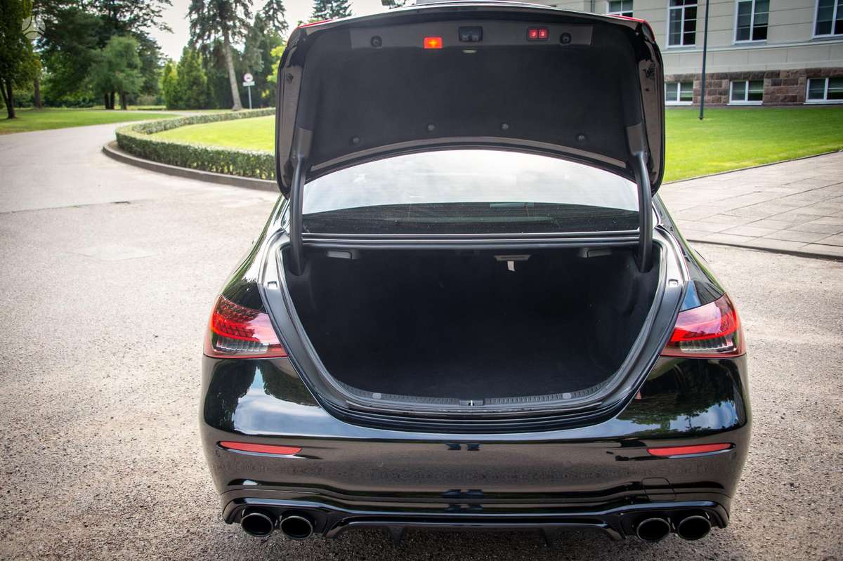 Mercedes-Benz E43 AMG - 9
