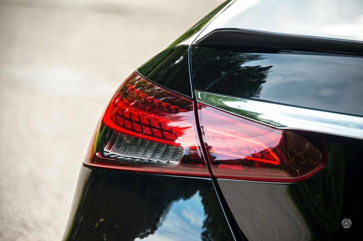 Mercedes-Benz E43 AMG - 11