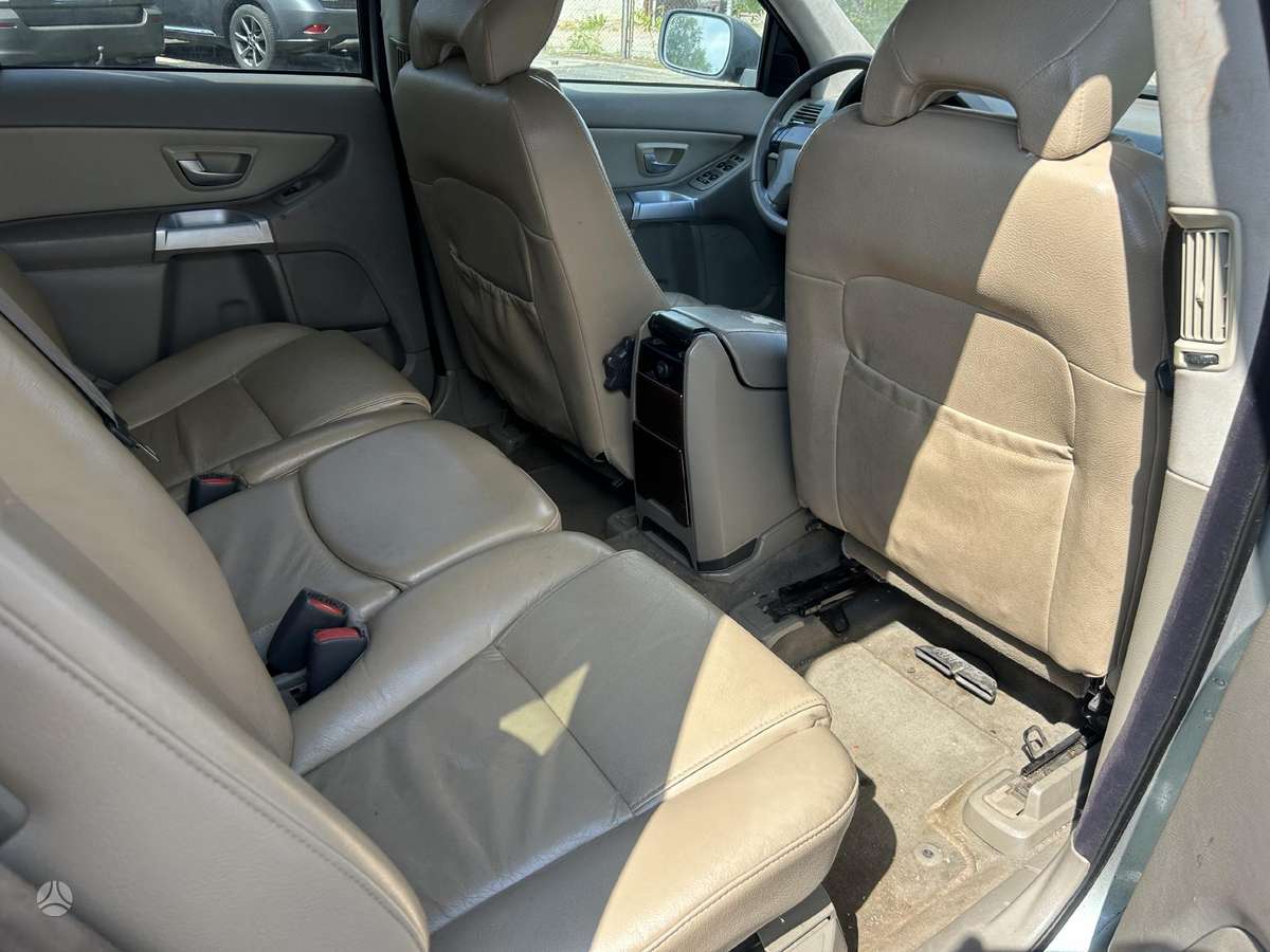 Volvo XC90 по частям. 370620 34257 dalis siunčiu i visus lietuvos miestus