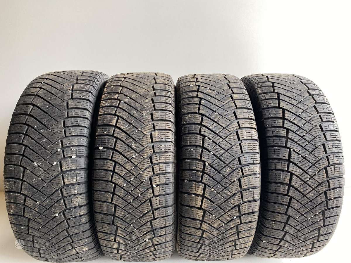Pirelli Ice Zero, winter 215/55 R17