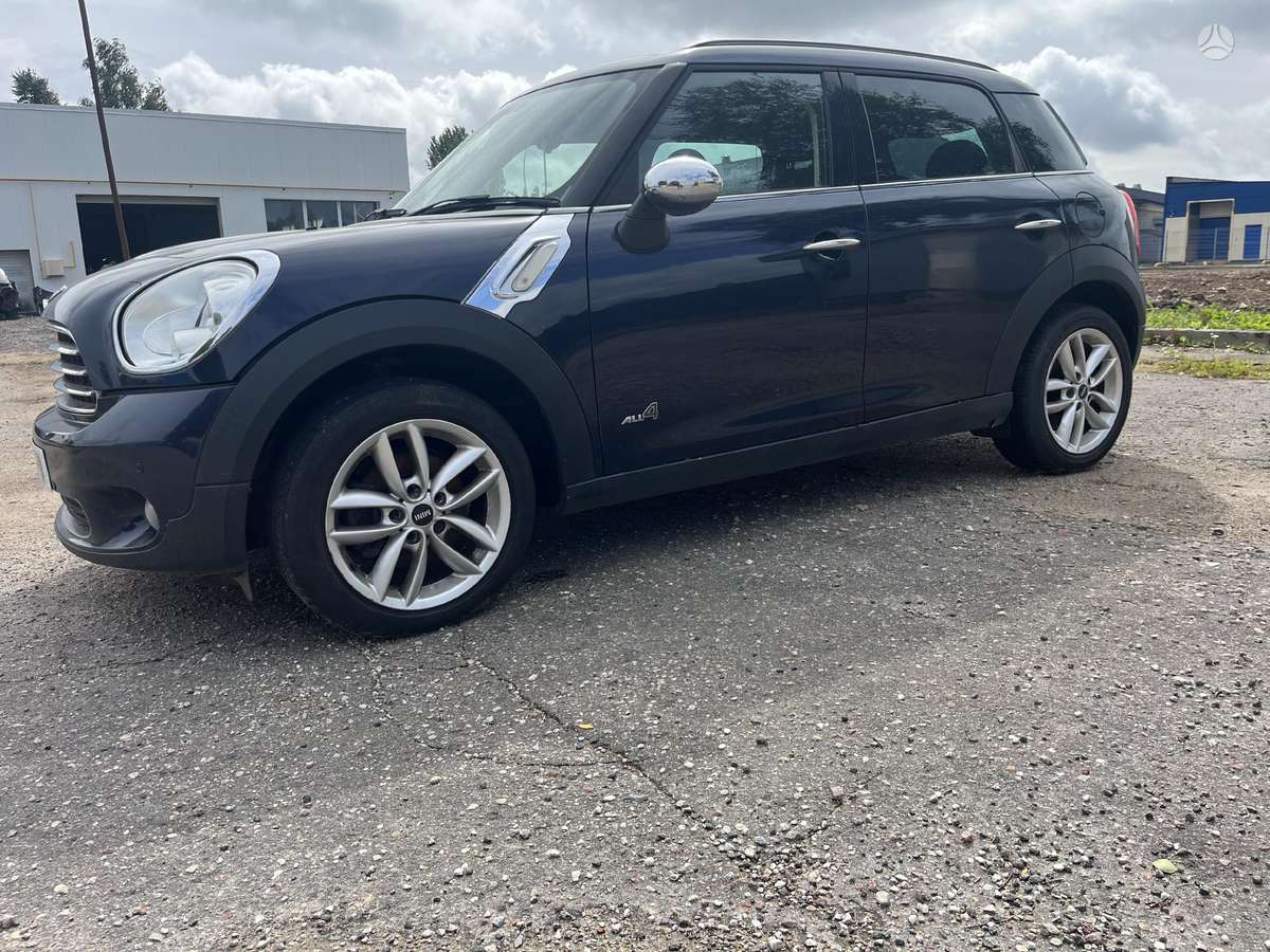 Mini Countryman dalimis. Dalimis