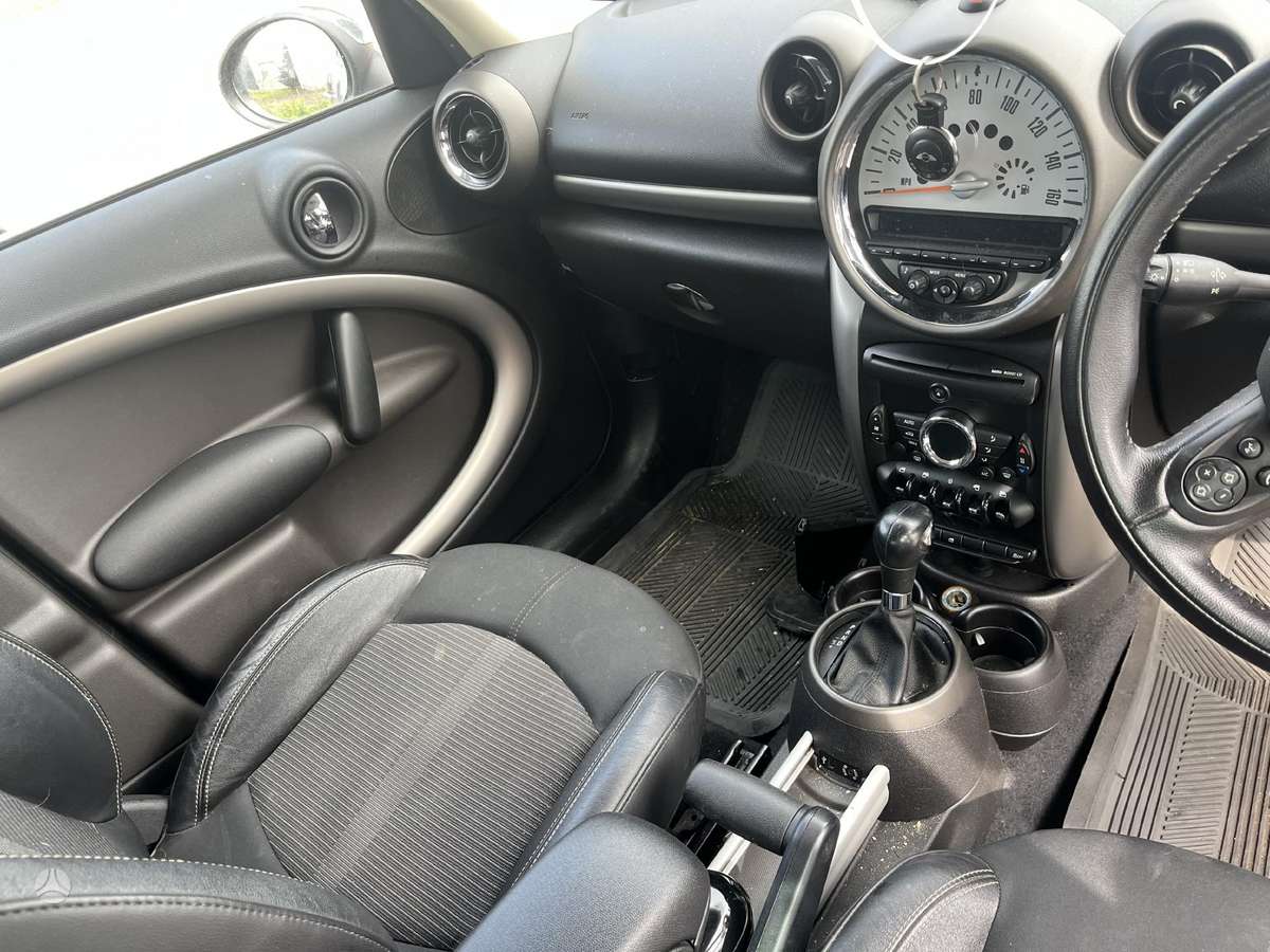 Mini Countryman dalimis. Dalimis