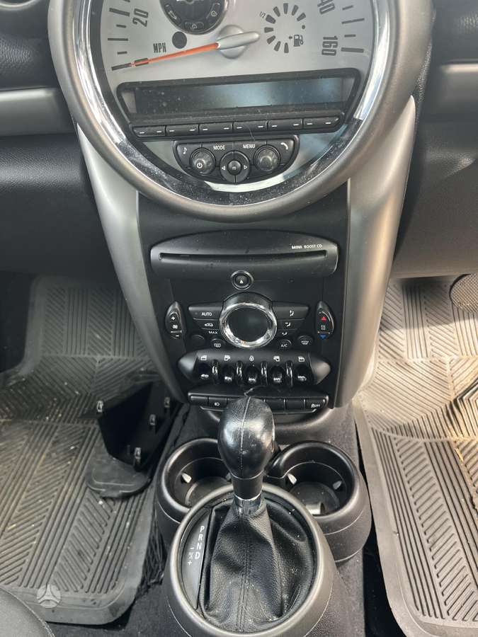 Mini Countryman dalimis. Dalimis