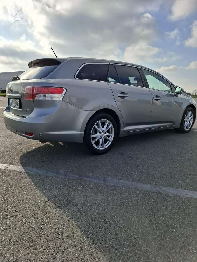 Toyota Avensis, 2.2 l., Универсал