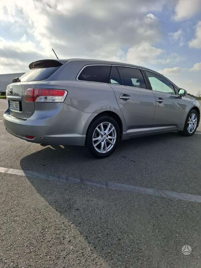 Toyota Avensis - 5
