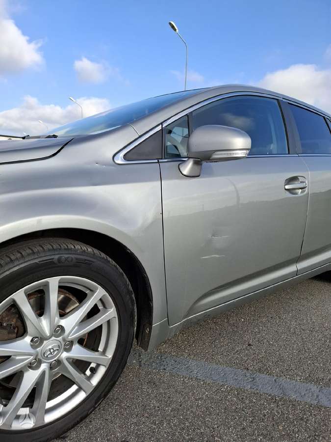 Toyota Avensis - 4