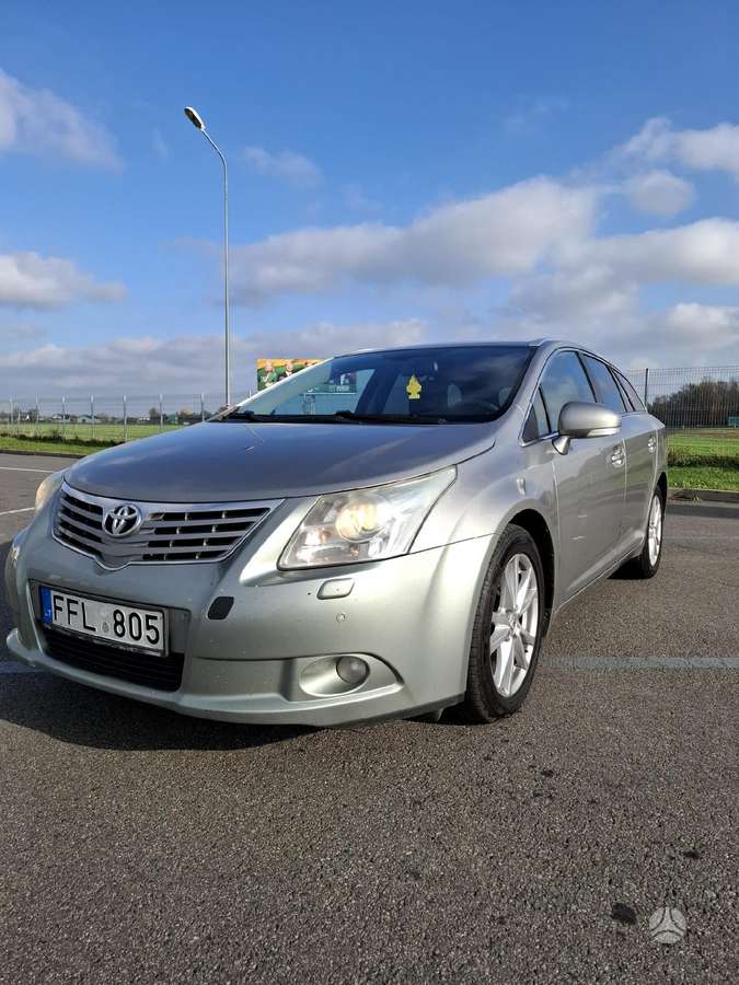 Toyota Avensis - 2