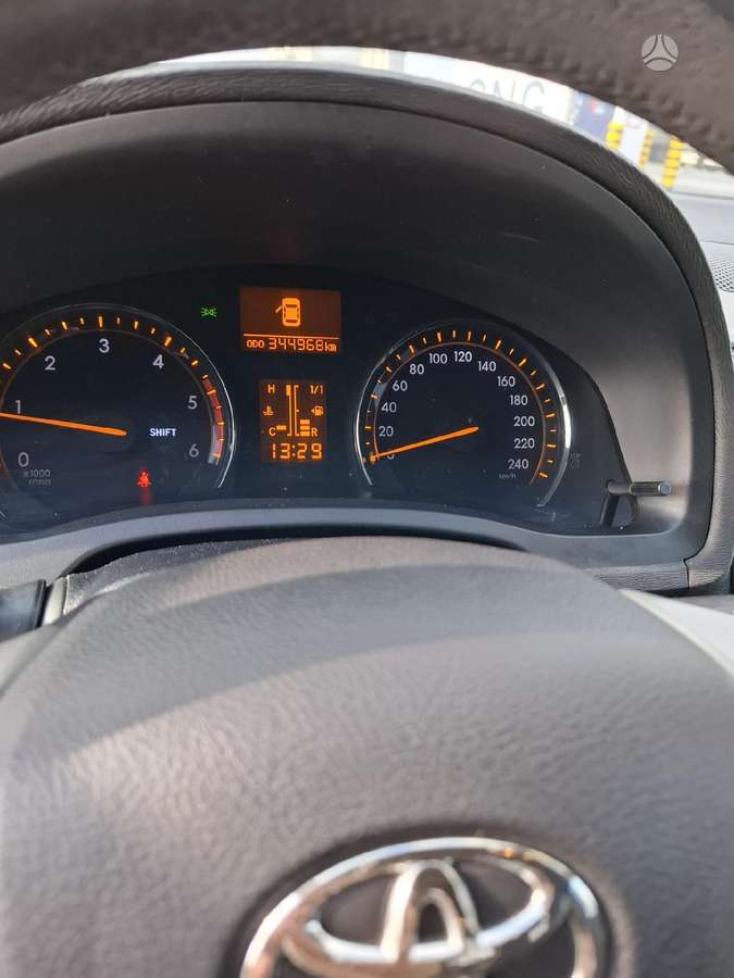 Toyota Avensis - 10
