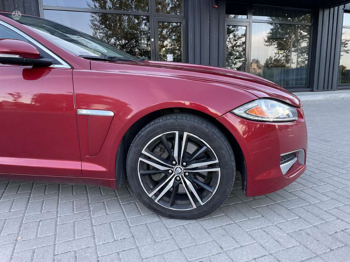 Jaguar XF, 2.0 l., Седан