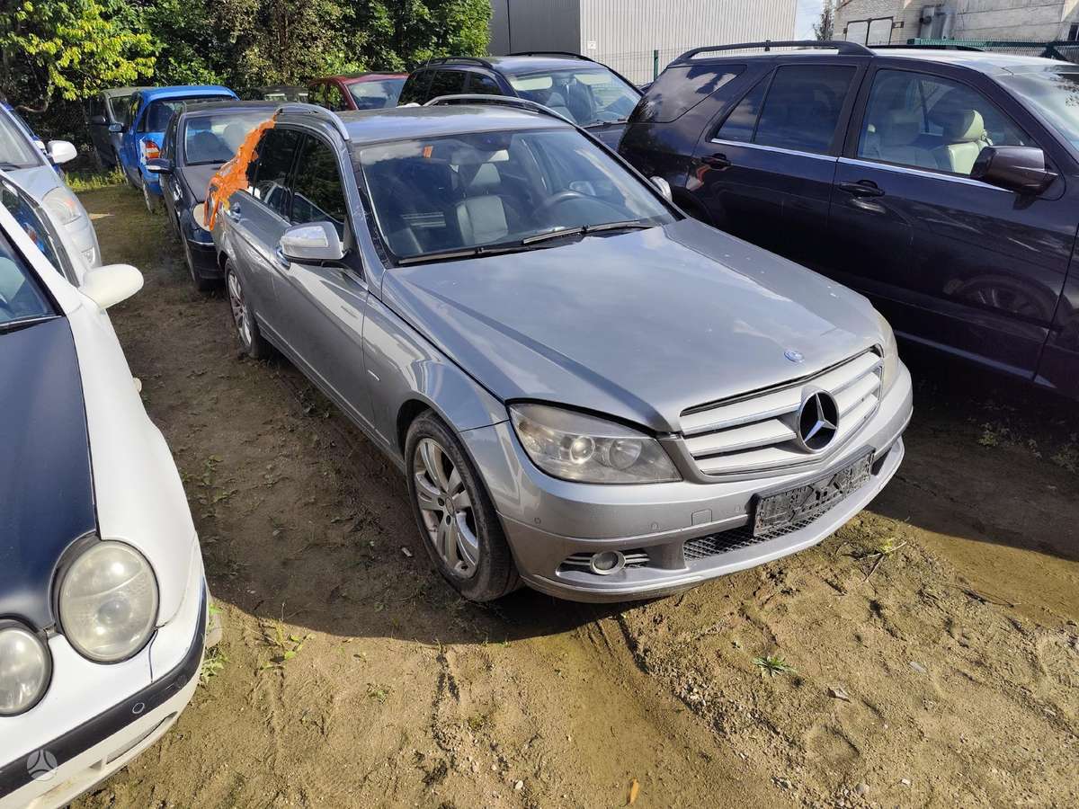 Mercedes-Benz E200 rezerves daļās