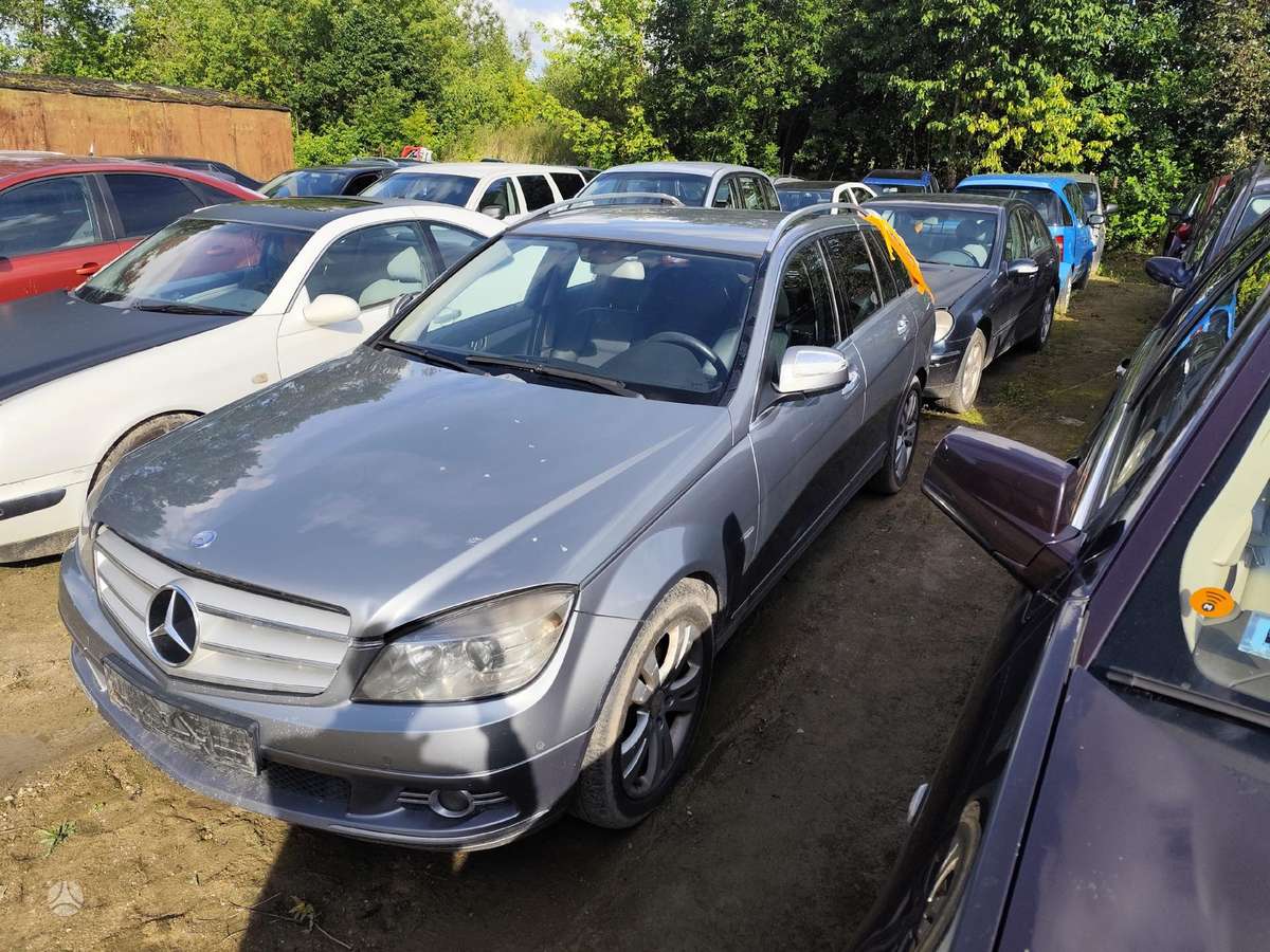 Mercedes-Benz E200 rezerves daļās