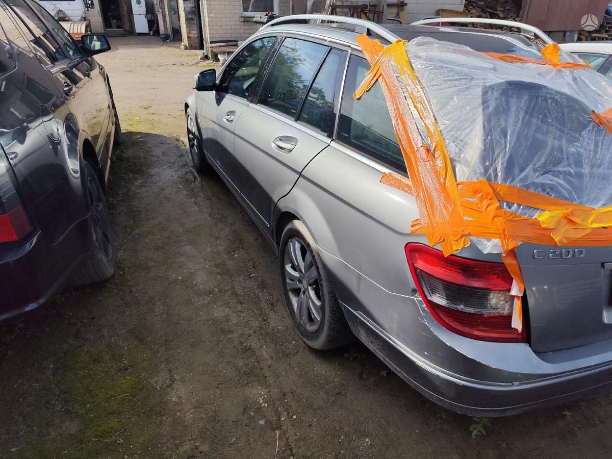 Mercedes-Benz E200 rezerves daļās