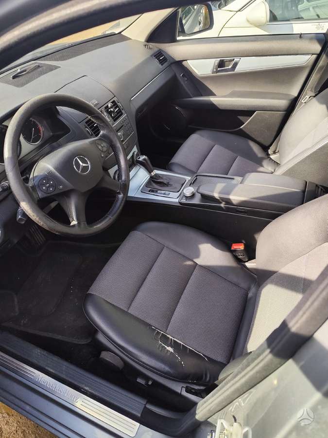 Mercedes-Benz E200 rezerves daļās