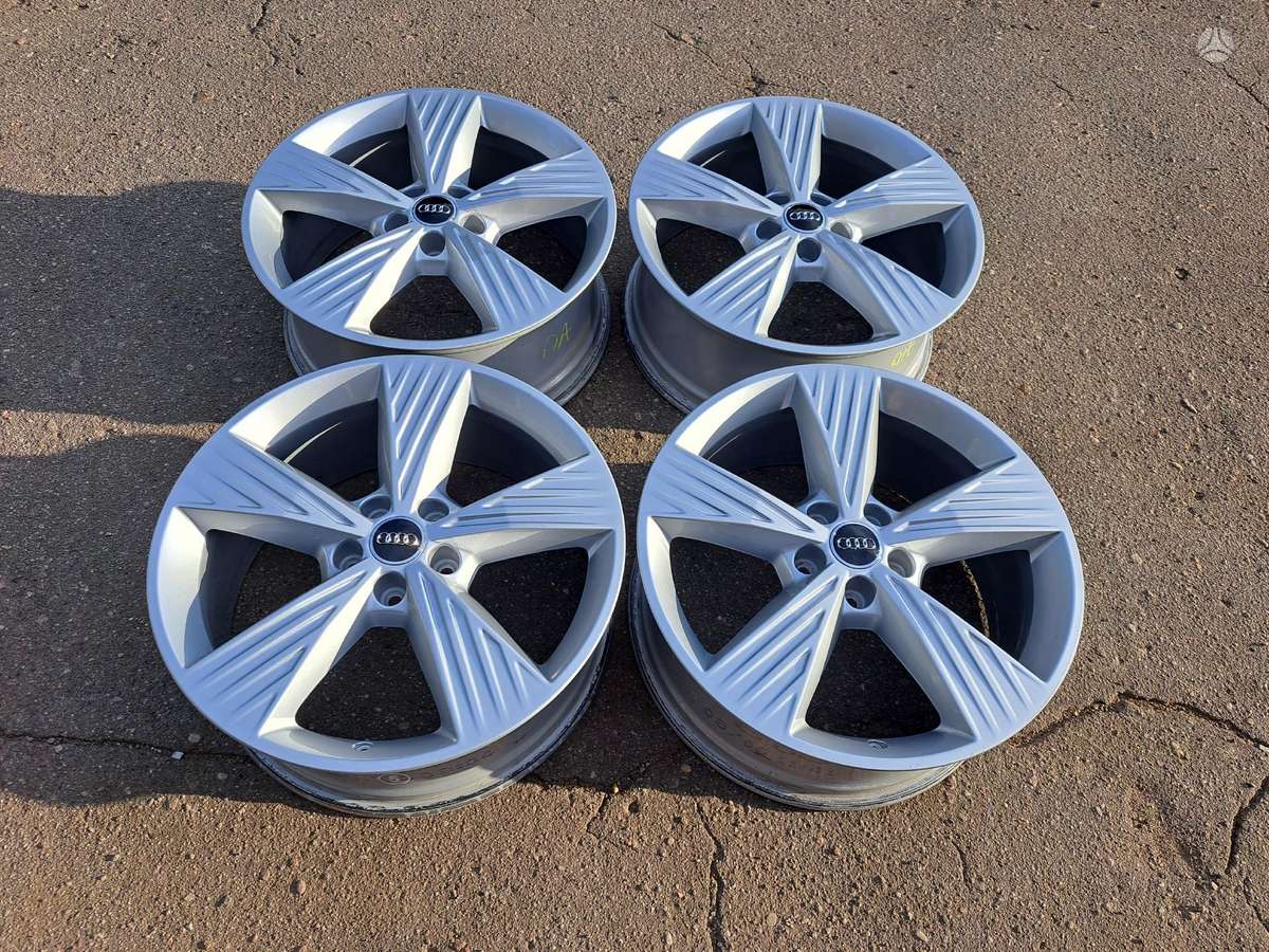 Audi Q4 e-tron, light alloy, R19