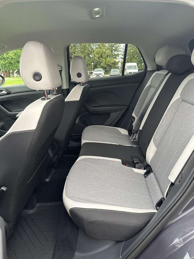 Volkswagen T-Cross - 12