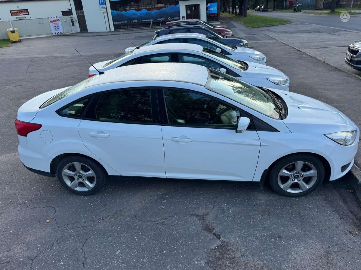 Ford Focus, saloon / sedan