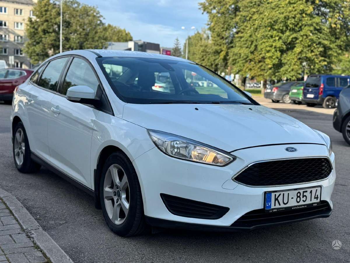 Ford Focus, Седан