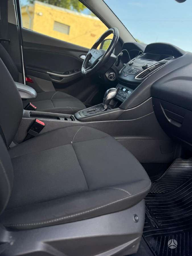 Ford Focus, saloon / sedan