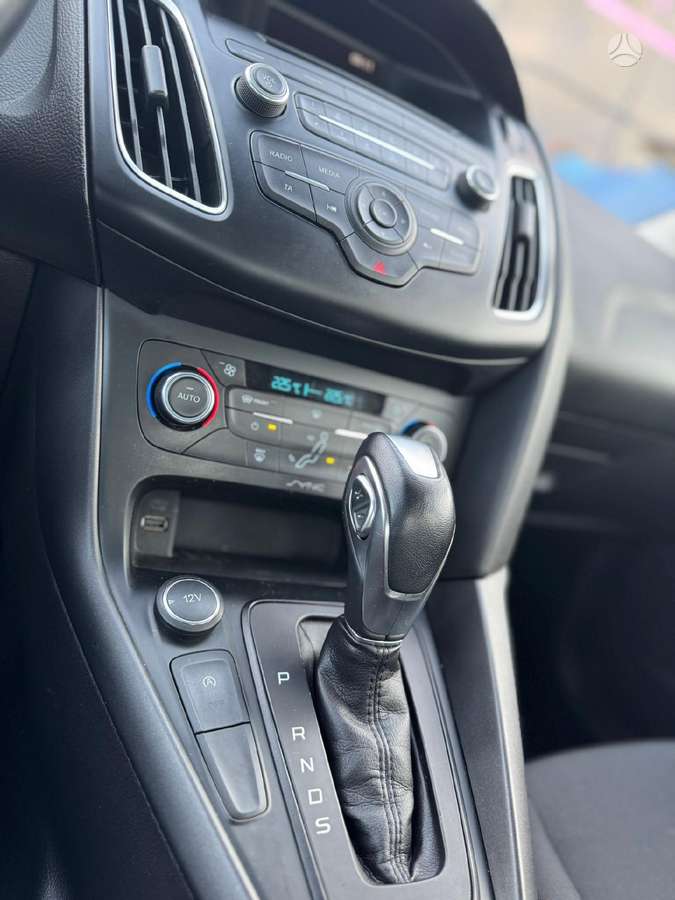 Ford Focus, saloon / sedan