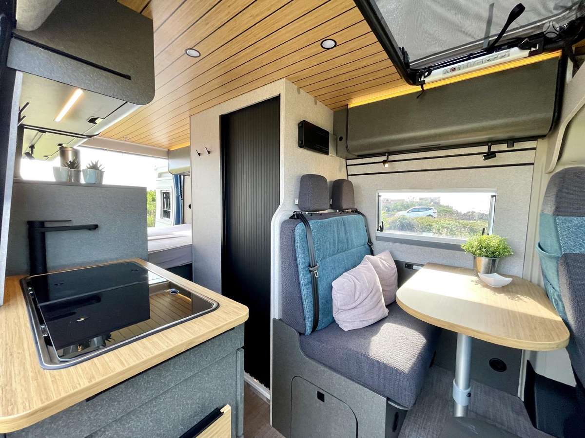 Hymer Columbia 601, campers