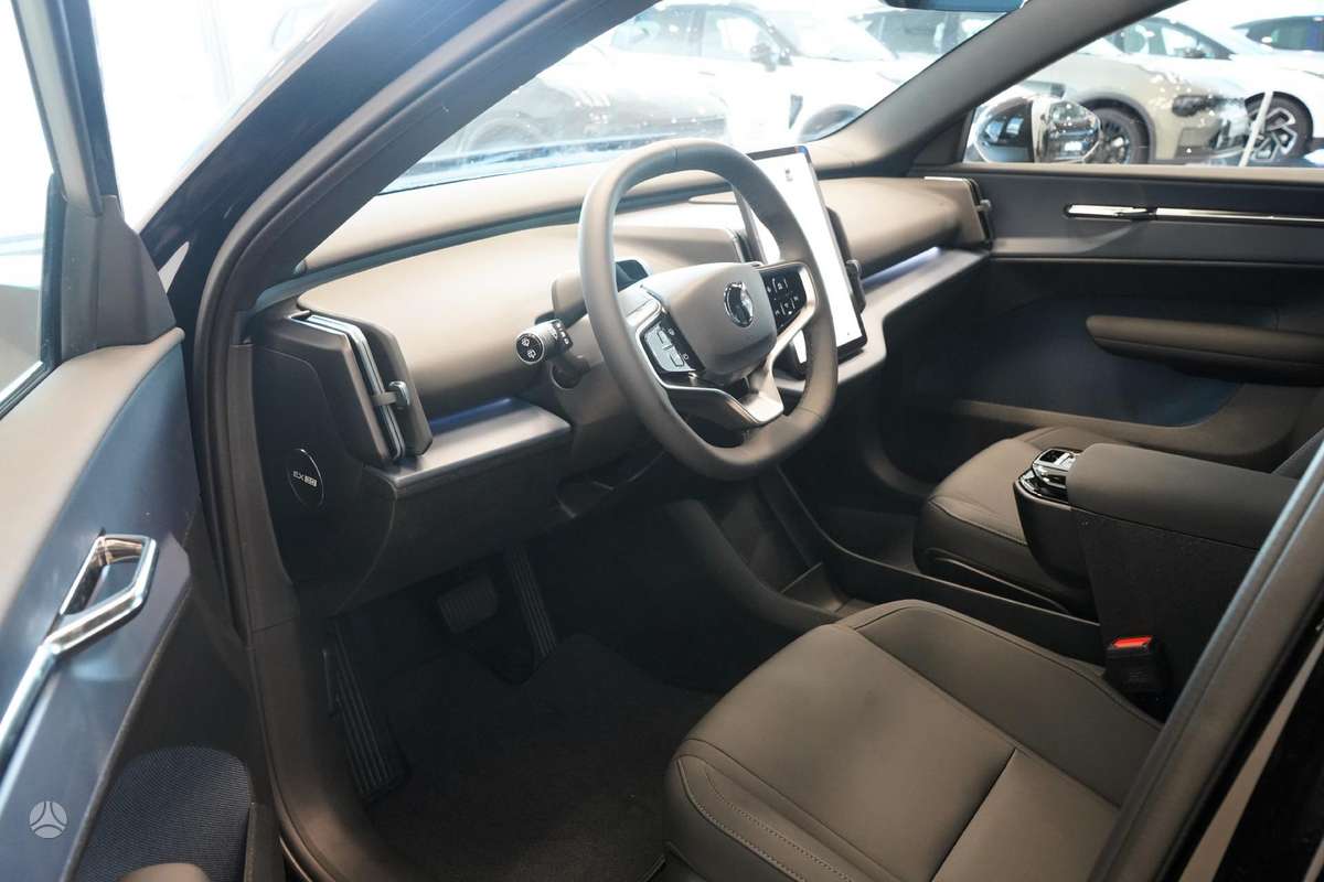 Volvo EX30 - 8