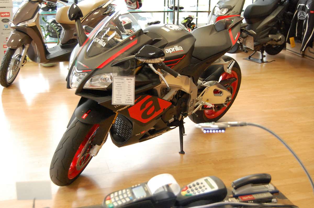 Aprilia RSV 1100cc, superbikes