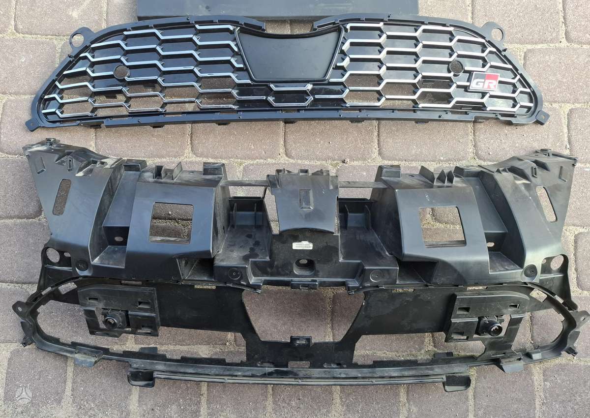 Toyota Yaris Cross kėbulo dalys