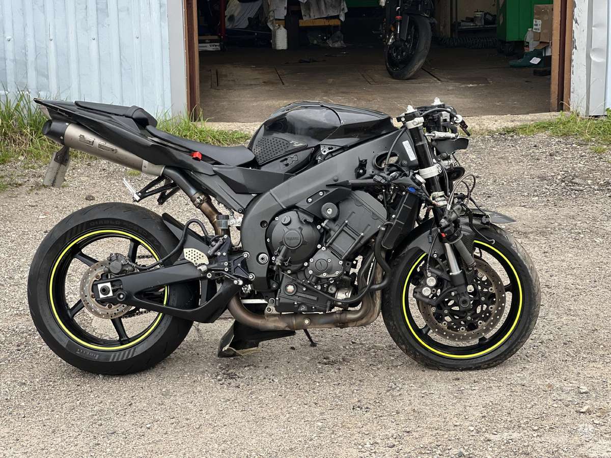 Yamaha R1, sportiniai / superbikes