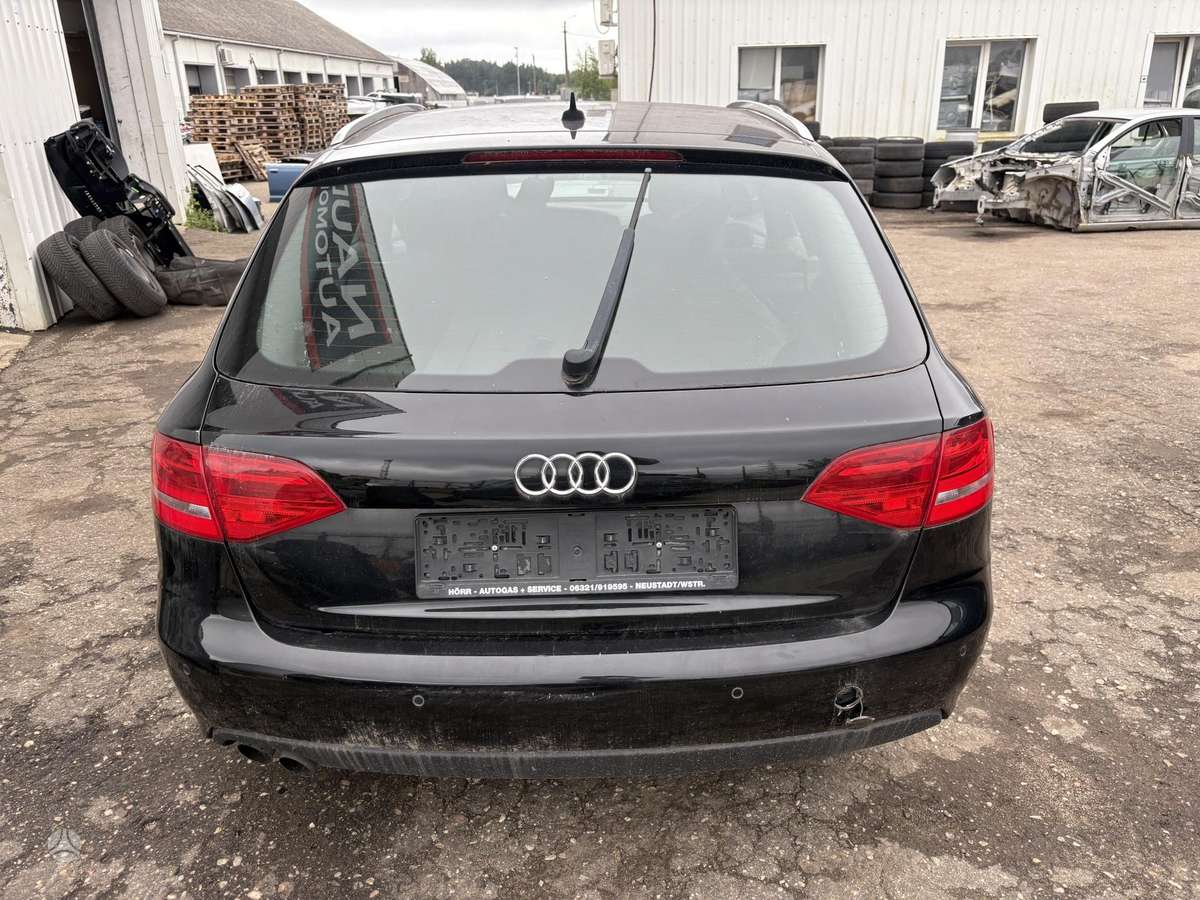 Audi A4 37068366700