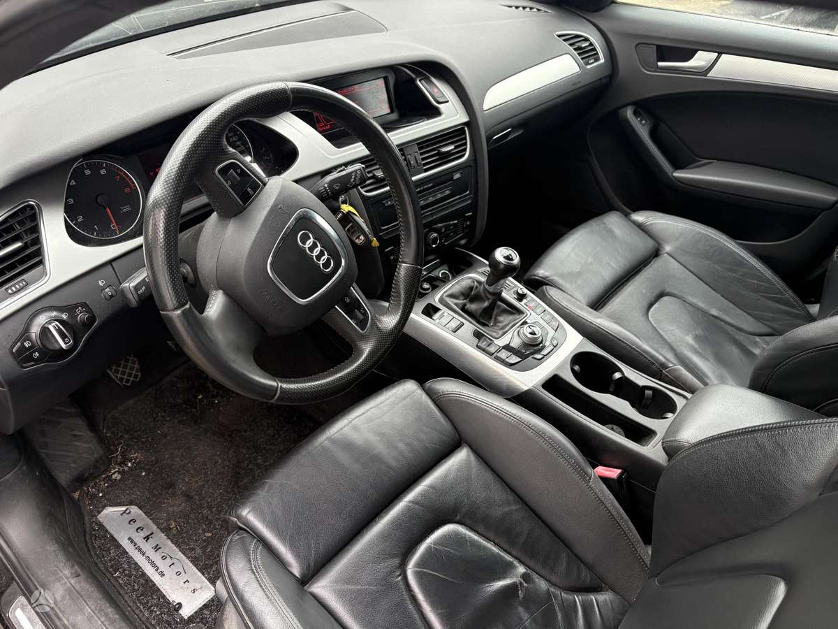 Audi A4 37068366700