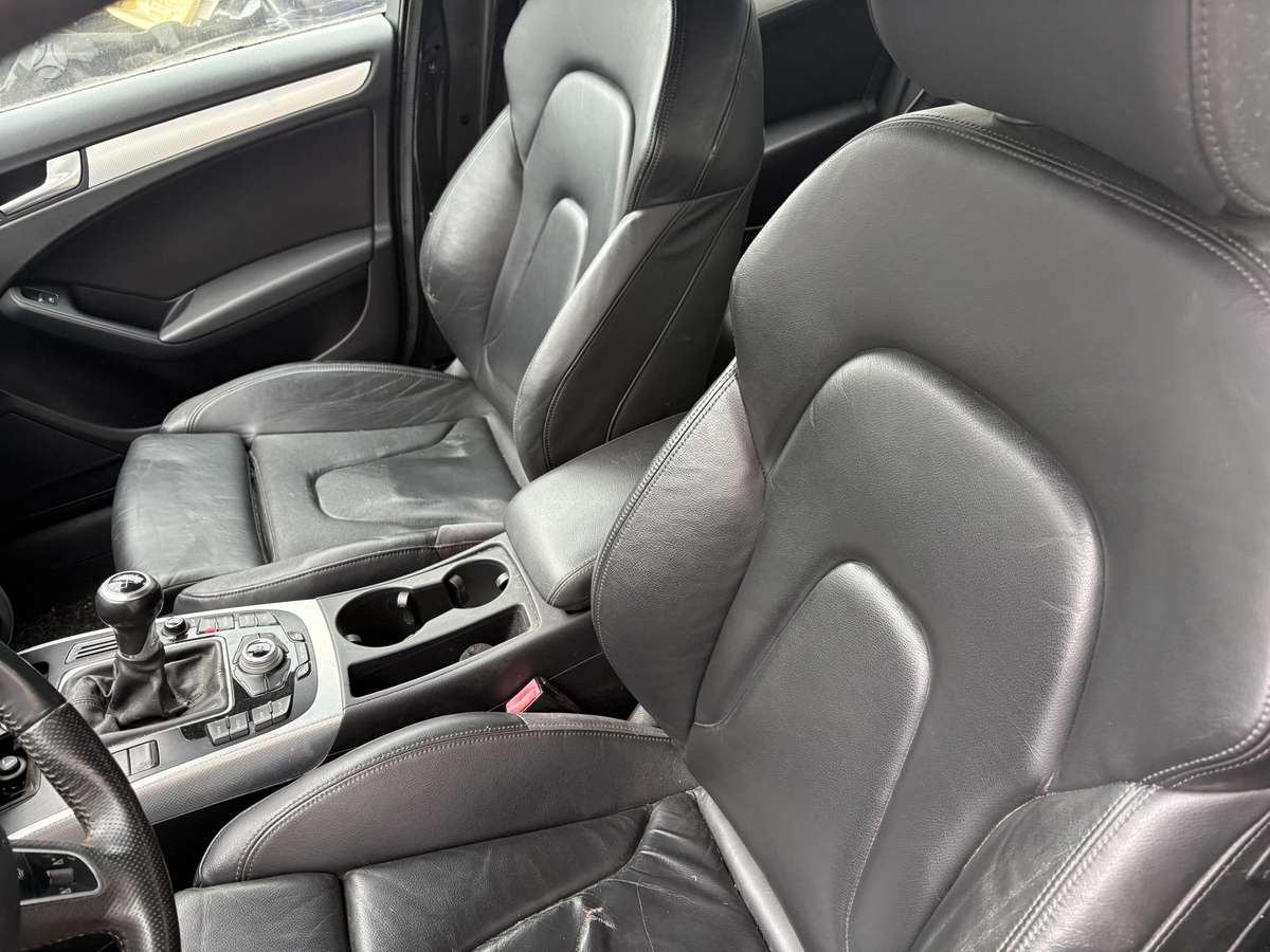 Audi A4 37068366700